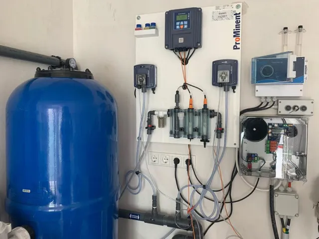 Technikraum eines Privatpools